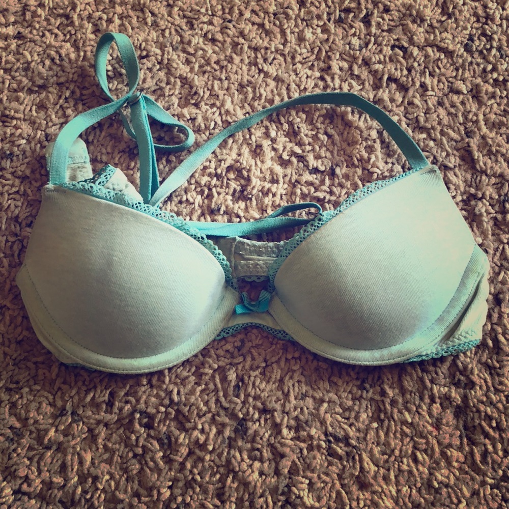 Gilly Hicks 32AA bra